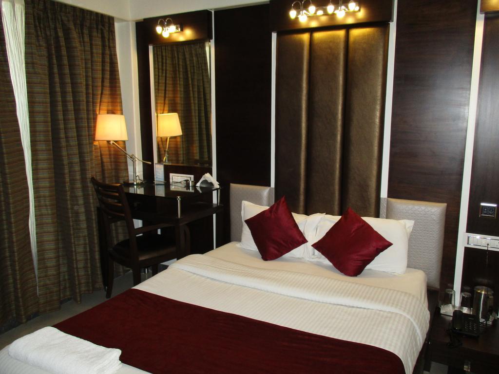 Hotel Sapna Marine Mumbai Dış mekan fotoğraf